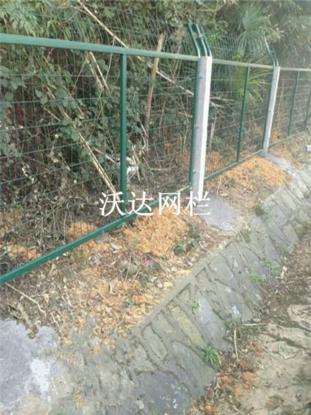 永康滬昆鐵路貴州段防護柵欄護欄網項目圖片4