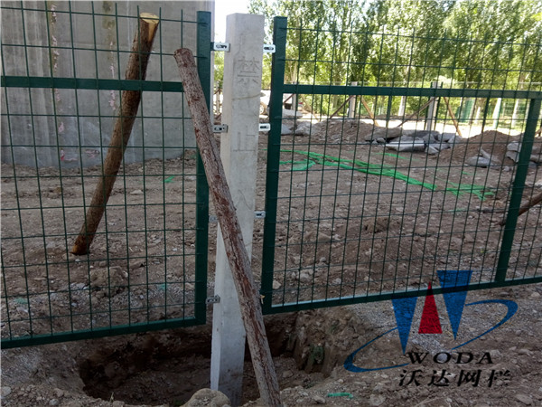 唐山鐵路護欄_金屬柵欄網片工程案例圖片6
